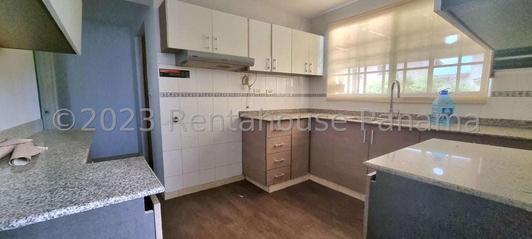 Spectacular single family home